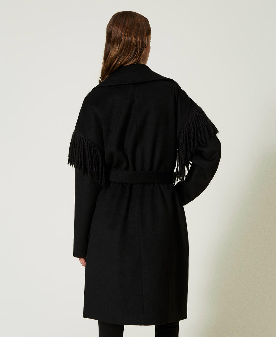 Cappotto in panno con revers e frange ( Nero)